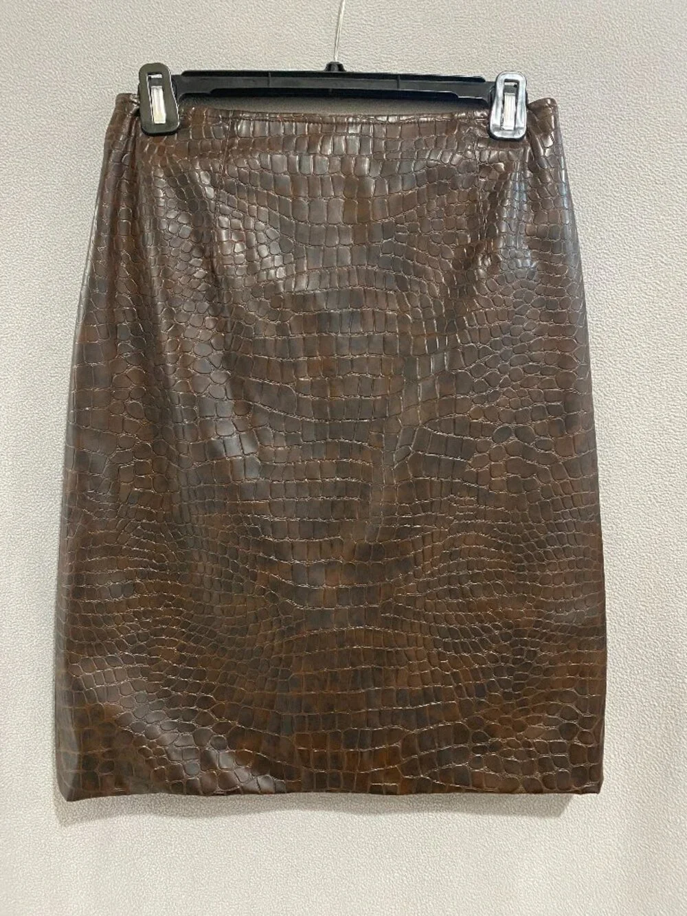 Neiman Marcus Brown Croc Embossed Faux Leather Pencil Skirt Size 4 Luxe Texture